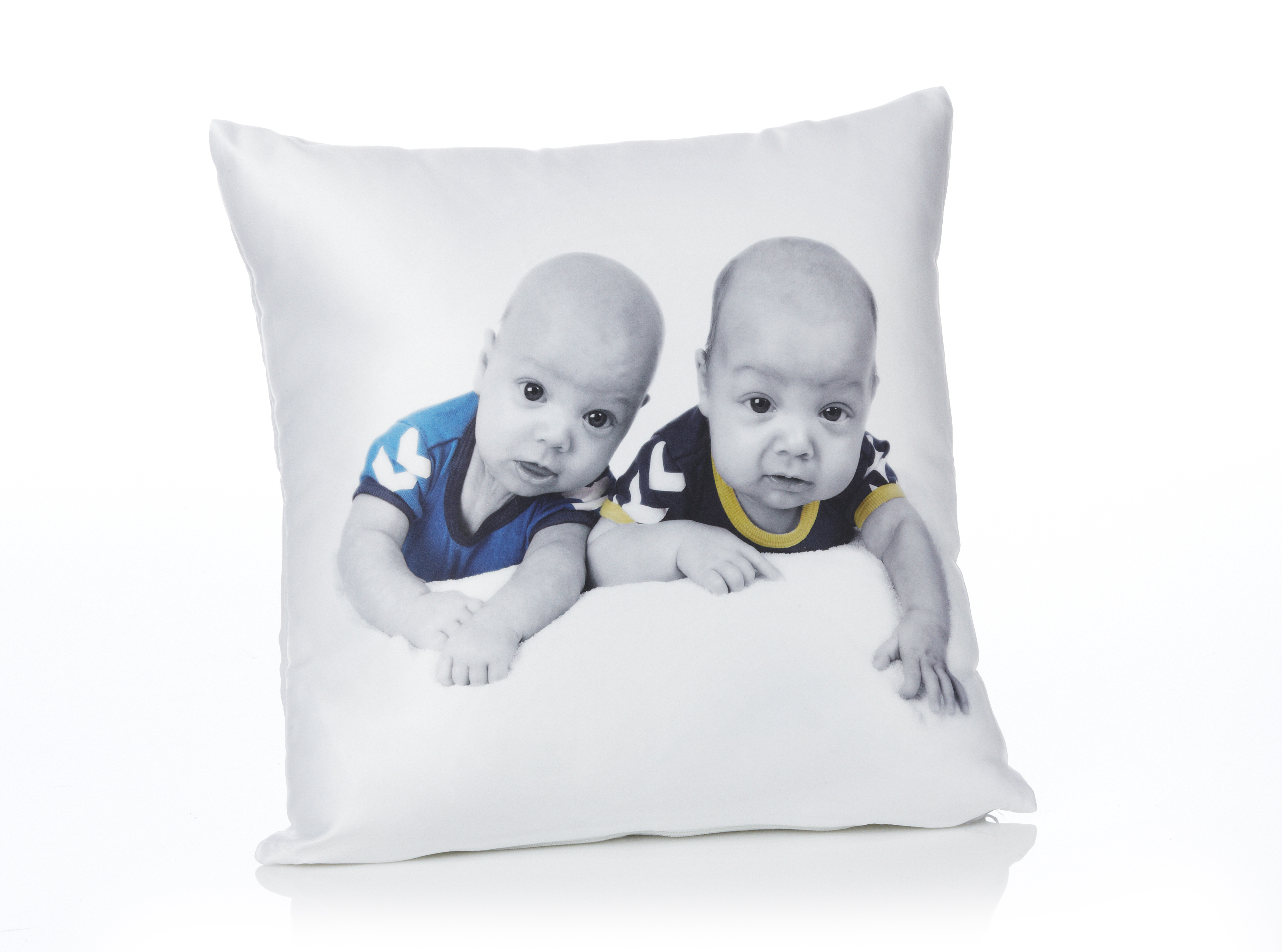 Decorative pillow with picture